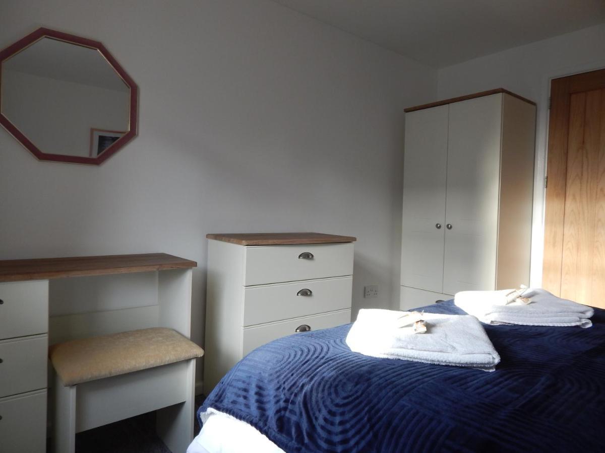 Modern, Well Located En-Suite Rooms With Parking - Orbitat Accommodations كامبريدج المظهر الخارجي الصورة