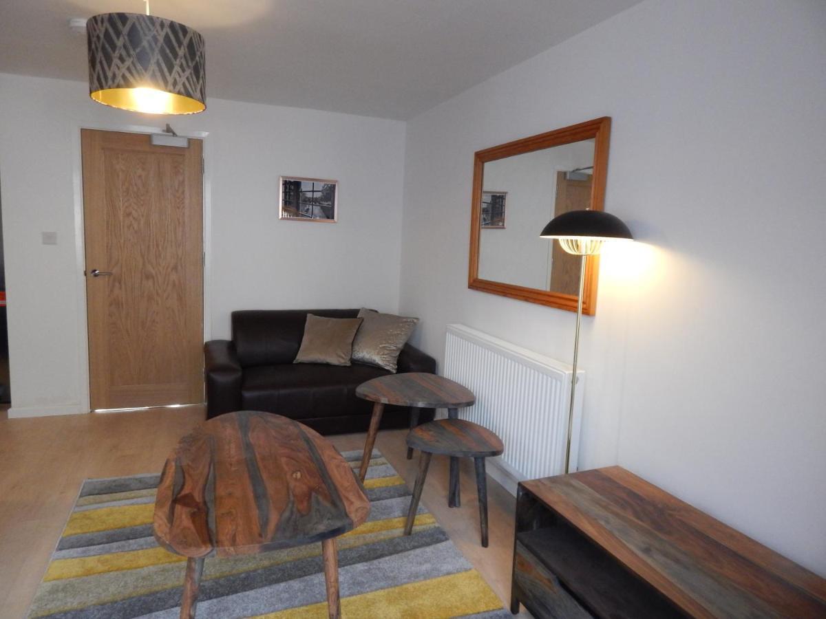 Modern, Well Located En-Suite Rooms With Parking - Orbitat Accommodations كامبريدج المظهر الخارجي الصورة