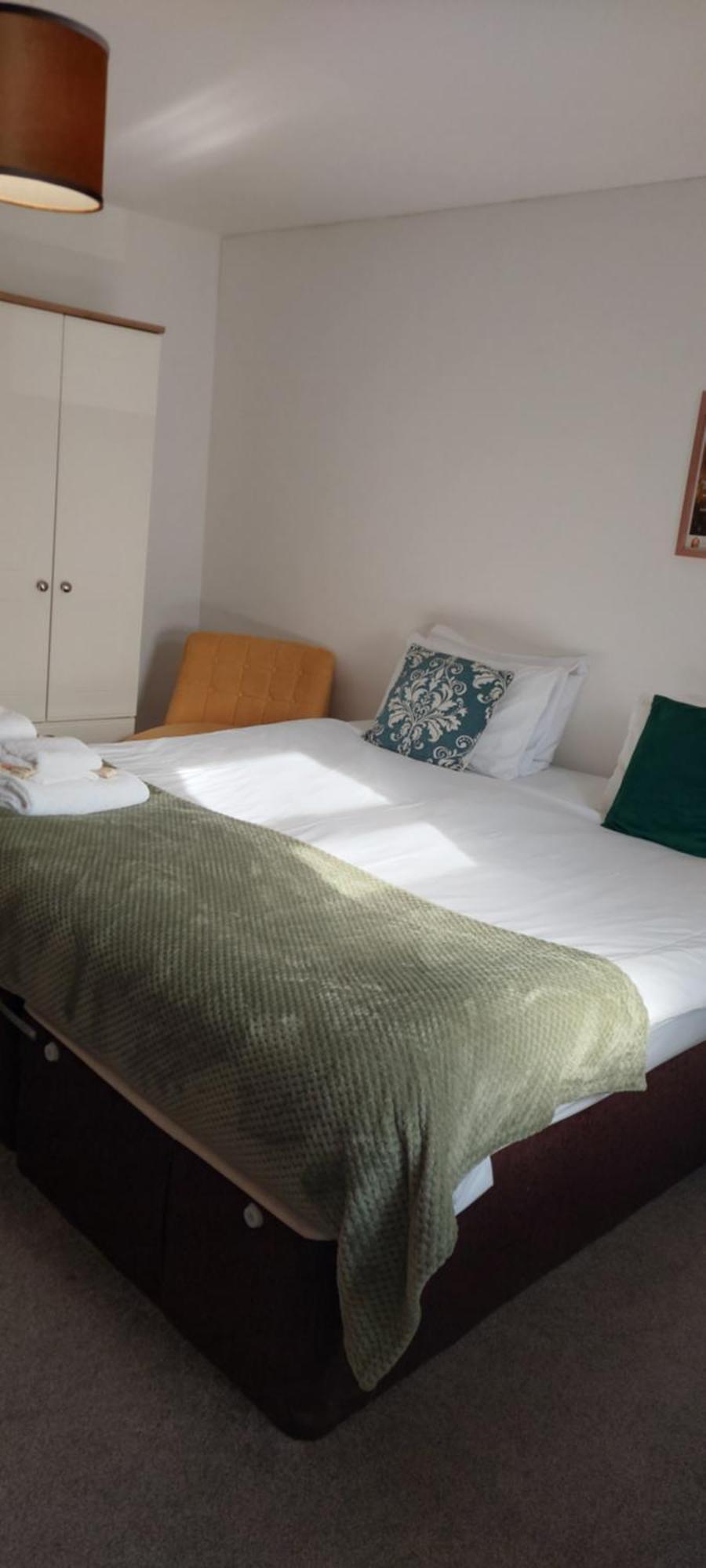 Modern, Well Located En-Suite Rooms With Parking - Orbitat Accommodations كامبريدج المظهر الخارجي الصورة